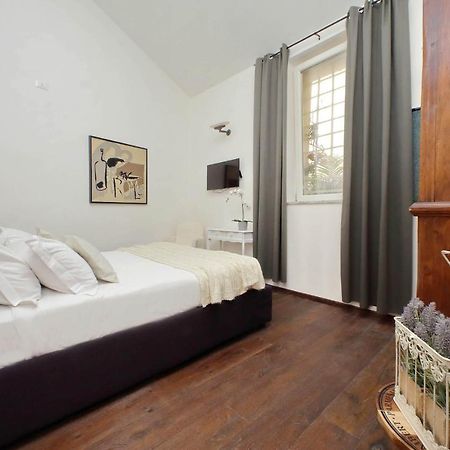 Ych-Pretty Flat Close Pantheon Roma Exterior foto